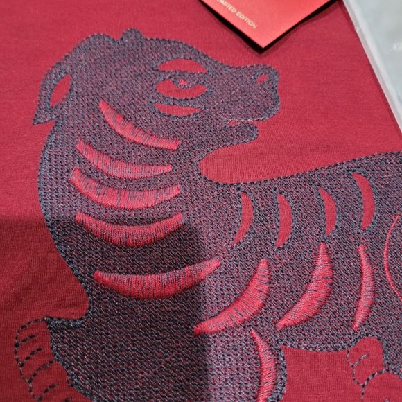 NWT Giorgio Armani Milano Limited Edition Men's T-Shirt Size: 46 S Small Maroon - Picture 12 of 12